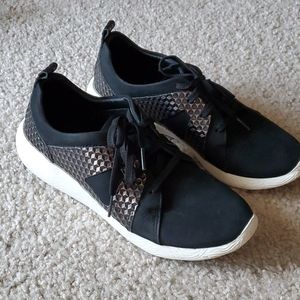 Clarks Tennis Shoe Artisan black suede tennis shoes size 10